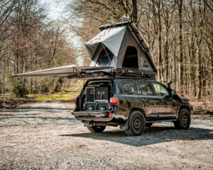 Rear view of the awning and roof tent