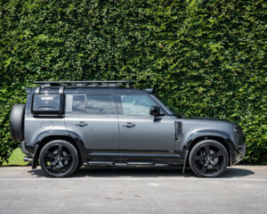 Side view of the Carpathian edition Defender 110